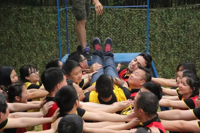 “向妄想启程” Z6尊龙凯时销售团建活动美满开放